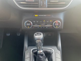 Ford Focus 1.5 EcoBoost Cool&Connect  LED/Navi/Winterpaket - foto 6