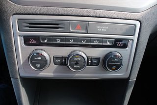 Volkswagen Golf VII Sportsvan 1.4 TSI DSG Navi/Xenon/Sitzh./Temp. - bilder 18
