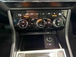 Skoda Superb Combi 1,5TSI DSG Navi/Kamera/el.Klappe/Kessy         ** - bilder 19