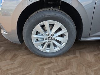 Skoda Kamiq Selection 1,0TSI DSG Kessy/Kamera/Temp/2-Z.Klimaaut.  ** - foto 10