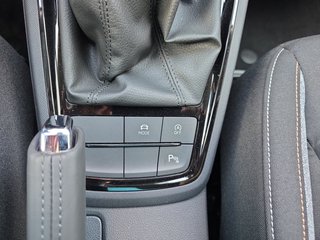Skoda Kamiq Selection 1,0TSI DSG Kessy/Kamera/Temp/2-Z.Klimaaut.  ** - foto 19