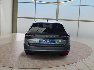 Skoda Superb Combi 2,0TDI DSG Navi/DCC/ACC/Kamera/Sitzhz.   ** - foto 4