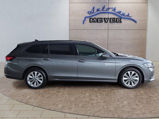 Skoda Superb Combi 2,0TDI DSG Navi/DCC/ACC/Kamera/Sitzhz.   ** - foto 1