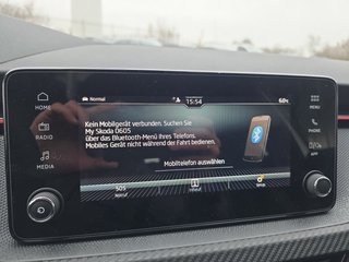 Skoda Kamiq Monte Carlo 1,5TSI DSG 4*J.Gar/AHK/18*Alu/el.Klappe  ** - bilder 29