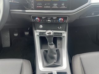 Audi Q3 35 1,5TFSI basis  AHK/LED/Navi - bilder 6