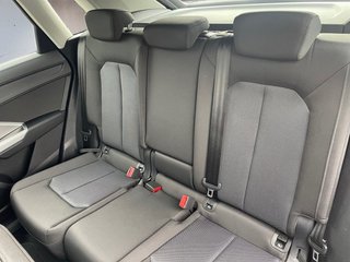 Audi Q3 35 1,5TFSI basis  AHK/LED/Navi - bilder 8
