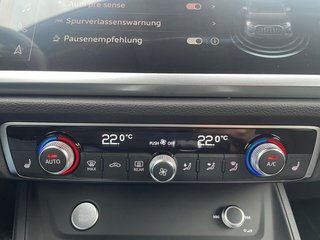 Audi Q3 35 1,5TFSI basis  AHK/LED/Navi - bilder 19