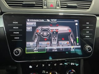 Skoda Superb Combi 1,5TSI DSG Navi/Kamera/el.Klappe/Kessy         ** - bilder 38