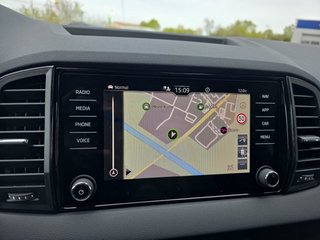 Skoda Karoq Sportline 2,0TDI DSG 4x4 Pano/4*J.Gar/aAHK/Navi    ** - bilder 30