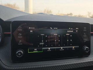 Skoda Kamiq Monte Carlo 1,5TSI DSG Matrix/Kamera/ACC/Kessy/el.Klappe  ** - foto 43