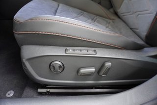SEAT Leon FR 2,0TDI DSG aAHK/Pano/Matrix/Navi/DCC/Kamera   ** - bilder 15