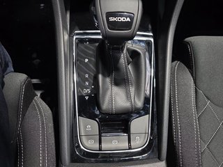 Skoda Karoq Sportline 1,5TSI DSG 4*J.Gar/aAHK/Matrix/Navi  ** - bilder 22