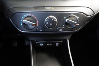 Hyundai i20 1,2 79PS Navi/Winterp/Kamera/Temp/Pdc  ** - bilder 15