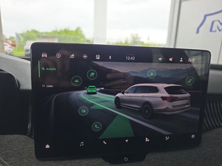 Skoda Superb Combi 2,0TDI DSG Navi/DCC/ACC/Kamera/Sitzhz.  ** - bilder 29