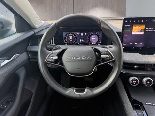 Skoda Superb Combi 2,0TDI DSG Navi/DCC/ACC/Kamera/Sitzhz.  ** - bilder 7