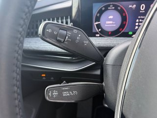 Skoda Superb Combi 2,0TDI DSG Navi/DCC/ACC/Kamera/Sitzhz.  ** - bilder 19