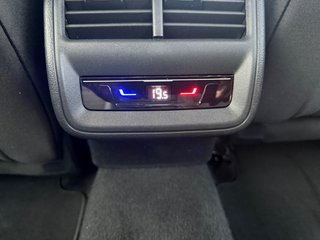 Skoda Superb Combi 2,0TDI DSG Navi/DCC/ACC/Kamera/Sitzhz.  ** - bilder 24