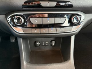 Hyundai i30 Kombi 1,4 100PS Navi/Kamera/Sitzhz/Pdc - bilder 14