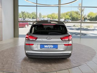 Hyundai i30 Kombi 1,4 100PS Navi/Kamera/Sitzhz/Pdc - bilder 3