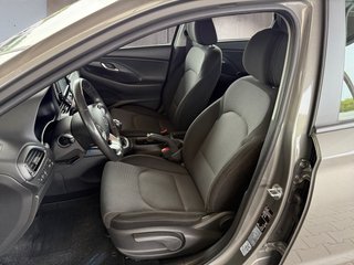 Hyundai i30 Kombi 1,4 100PS Navi/Kamera/Sitzhz/Pdc - bilder 3
