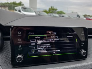 Skoda Kamiq Selection 1,5TSI DSG AHK/Kamera/LED/Kessy/Winterp.  ** - foto 44