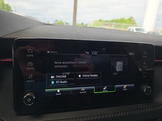 Skoda Kamiq Monte Carlo 1,5TSI DSG 4*J.Gar/AHK/18*Alu/el.Klappe  ** - bilder 25