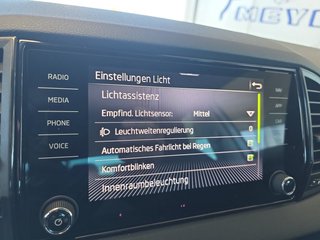 Skoda Karoq 1,5TSI DSG 4*J.Gar/aAHK/Kamera/Kessy/Winterp.  ** - bilder 38