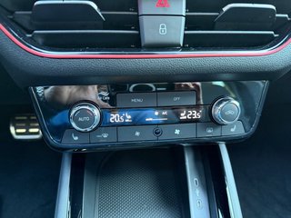 Skoda Kamiq Monte Carlo 1,5TSI DSG Matrix/Kessy/Winterp.  ** - foto 19