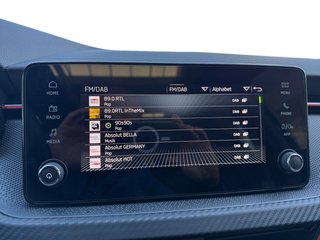 Skoda Kamiq Monte Carlo 1,5TSI DSG Matrix/Kessy/Winterp.  ** - foto 21
