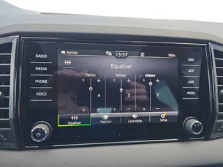 Skoda Karoq Sportline 2,0TDI DSG 4x4 aAHK/Pano/4*J.Gar/Matrix/Navi   ** - bilder 44