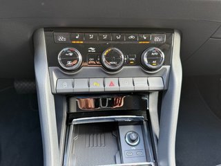 Skoda Karoq 1,5TSI DSG aAHK/Navi/Kamera/LED/ACC/Winterp.   ** - foto 23