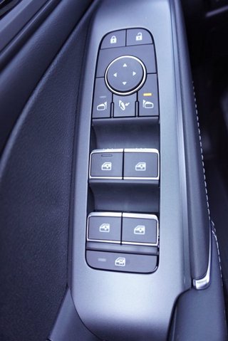 Nissan Qashqai 1,3 DIG-T Xtronic Pano/Head-Up/LED/el.Klappe  ** - bilder 22