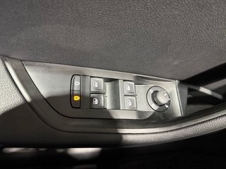 Skoda Superb Combi 1,5TSI DSG Navi/Kamera/el.Klappe/Kessy         ** - foto 16