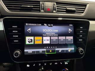 Skoda Superb Combi 1,5TSI DSG Navi/Kamera/el.Klappe/Kessy         ** - foto 20