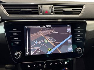 Skoda Superb Combi 1,5TSI DSG Navi/Kamera/el.Klappe/Kessy         ** - foto 24