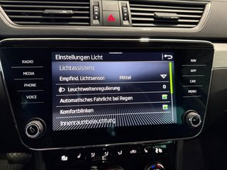 Skoda Superb Combi 1,5TSI DSG Navi/Kamera/el.Klappe/Kessy         ** - foto 32