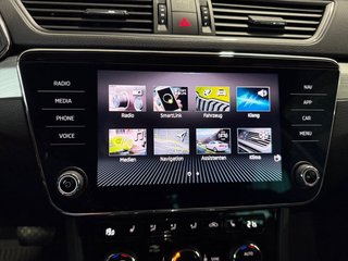 Skoda Superb Combi 1,5TSI DSG Navi/Kamera/el.Klappe/Kessy         ** - foto 33