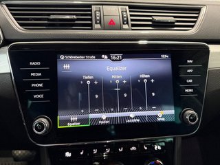 Skoda Superb Combi 1,5TSI DSG Navi/Kamera/el.Klappe/Kessy         ** - foto 35