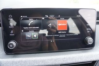 Skoda Kamiq Selection 1,5TSI DSG aAHK/Kamera/LED/Kessy/Winterp.  ** - bilder 23