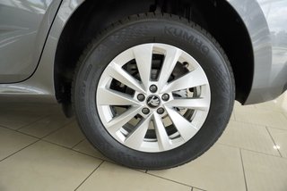 Skoda Kamiq Selection 1,5TSI DSG aAHK/Kamera/LED/Kessy/Winterp.  ** - bilder 24