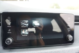 Skoda Kamiq Selection 1,5TSI DSG aAHK/Kamera/LED/Kessy/Winterp.  ** - bilder 34