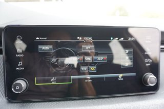 Skoda Kamiq Selection 1,5TSI DSG aAHK/Kamera/LED/Kessy/Winterp.  ** - bilder 45