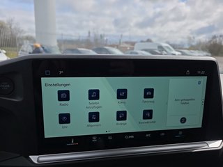 Volkswagen T7 2,0TDI 150PS Voll-LED/AHK/Kamera/Temp. ** - bilder 30