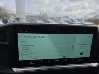 Volkswagen T7 2,0TDI 150PS Voll-LED/AHK/Kamera/Temp. ** - bilder 34