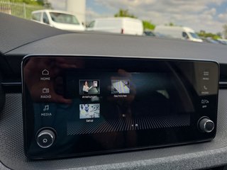 Skoda Kamiq Selection 1,0TSI DSG Kessy/Kamera/Temp/2-Z.Klimaaut.   ** - bilder 33