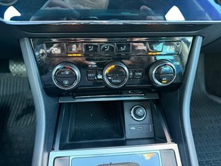 Skoda Superb Combi 1,5TSI DSG Navi/Kamera/el.Klappe/Kessy         ** - bilder 22