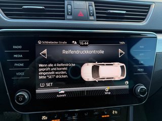 Skoda Superb Combi 1,5TSI DSG Navi/Kamera/el.Klappe/Kessy         ** - bilder 30