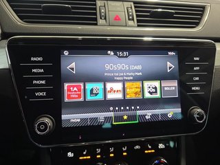Skoda Superb Combi 1,5TSI DSG Navi/Kamera/el.Klappe/Kessy         ** - foto 22