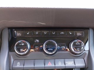 Skoda Karoq 1.5TSI Ambition LED AHK DSG - bilder 17