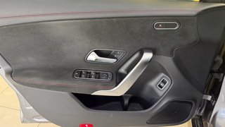 Mercedes-Benz CLA 180  ACC AUTOMATIK NAVI BLUETOOTH - photo 2